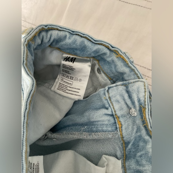 H&M Boyfriend Low Ripped Jeans Size 2 - Picture 7 of 7